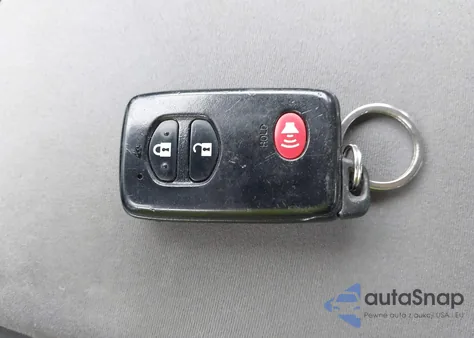 2010 Toyota Prius z USA, uszkodzony, nr VIN JTDKN3DU9A0236835